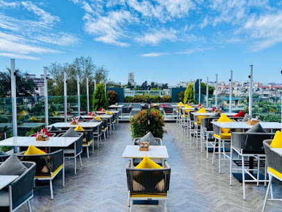 Heads Up - Sky View Dining & Bar