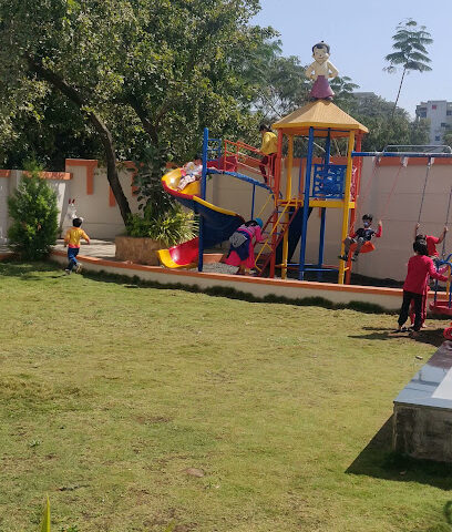 Ladiwal Palnaghar ( Day Care Center) लडिवाळ पाळणाघर